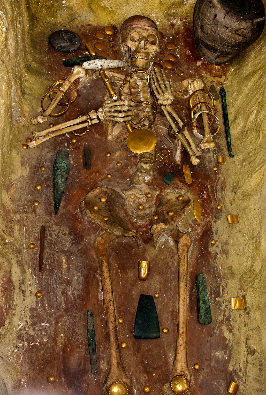 Varna Necropolis Grave 43 gold artifacts